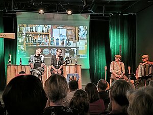 "Orangensaft auf Beton"